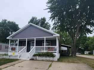 81 Piatt St, Mahomet, IL 61853