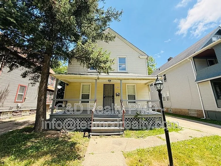1209 E 167th St — Photo 1