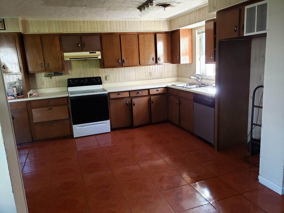 1st image of 100 Neil Ave