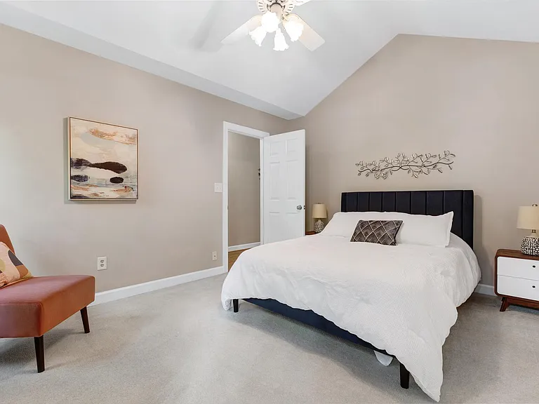 113 Wethersfield Dr — Photo 32