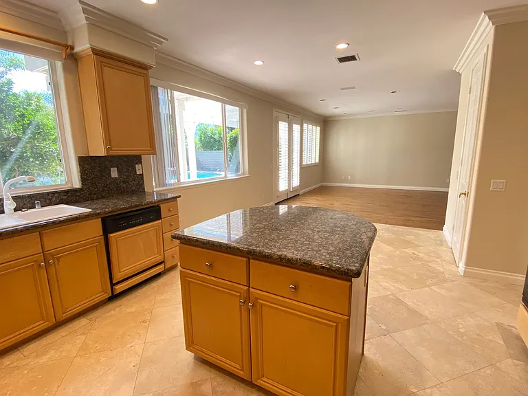 856 Paseo De Leon — Photo 7