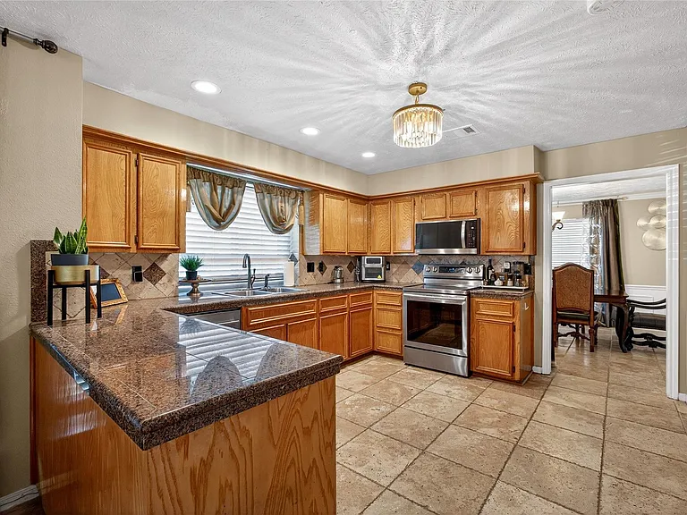 19115 Keyturn Ln — Photo 11