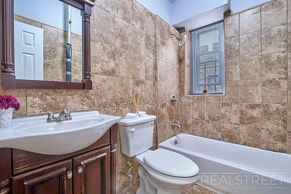 Sold by Real Street Inc | media 14