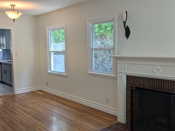 5th image of 2042 Veteran Ave