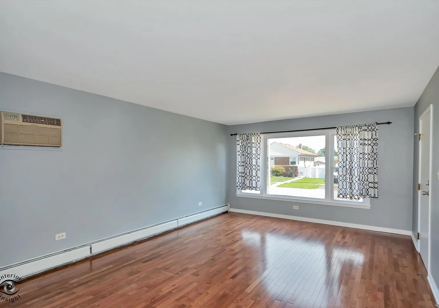 3 bed, 1.5 bath, 1000 sqft, $2,300 — Photo 4