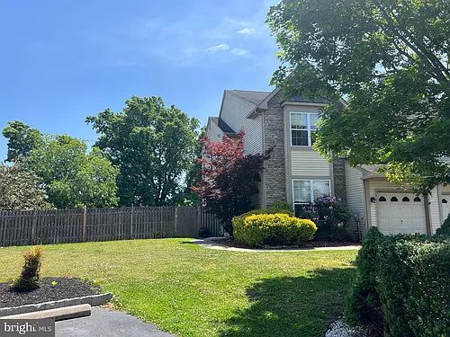 95 Roosevelt Blvd Photo 1