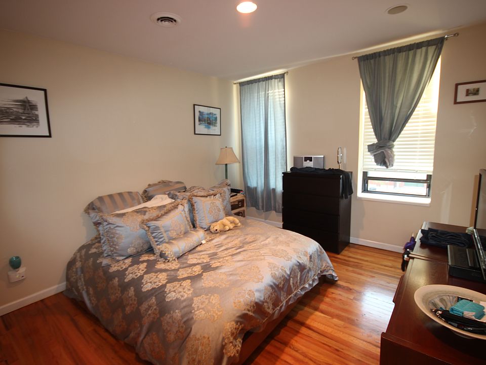 2nd image of 333 Monroe St #3S