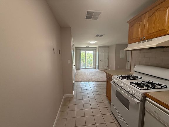 3rd image of 13-27 Kenmar Dr #23-31