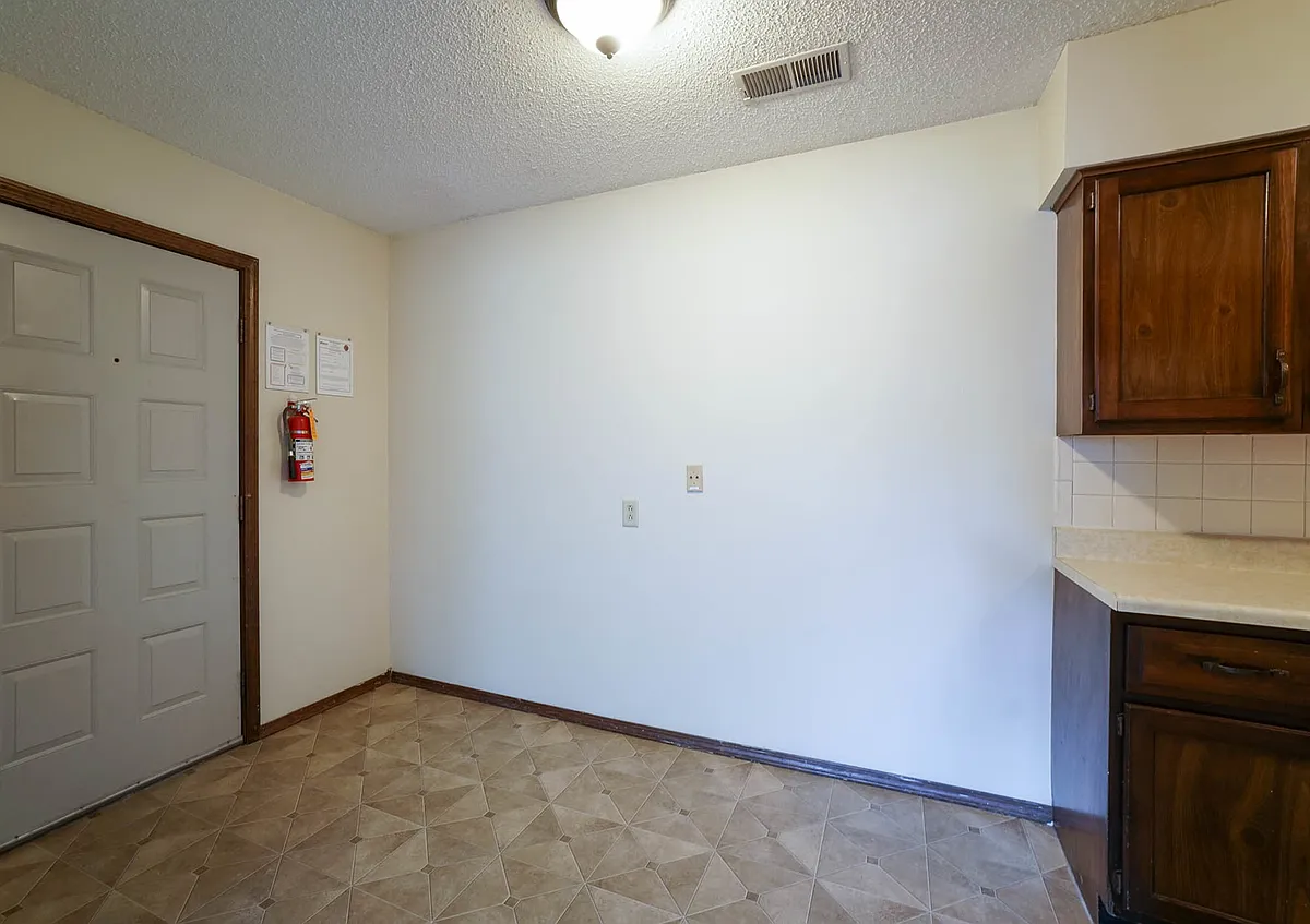 Building Photo - 926 Bluemont Ave