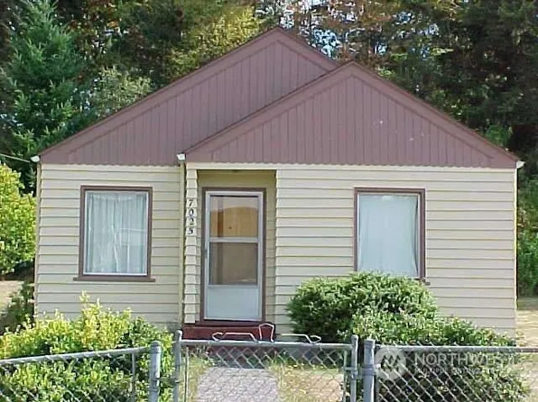 7025 Rainier Drive, Everett, WA 98203