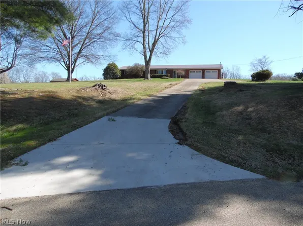 50 Jennings Hill Rd, Marietta, OH 45750