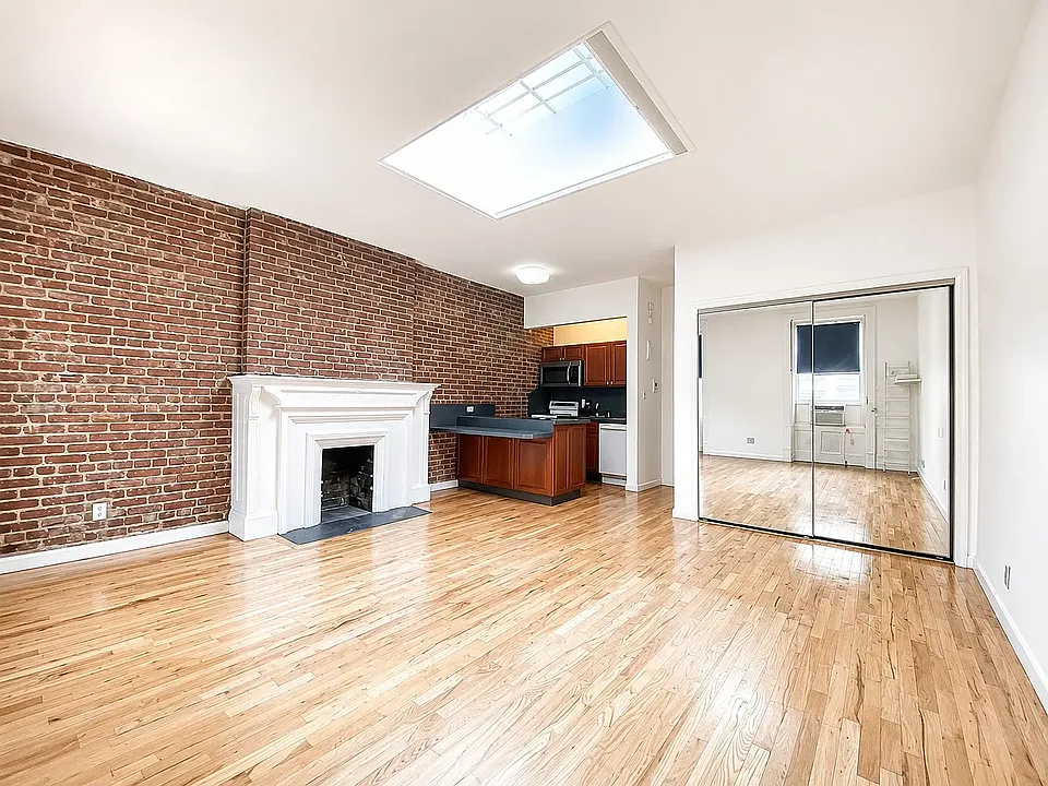 42 W 85th St #4-F