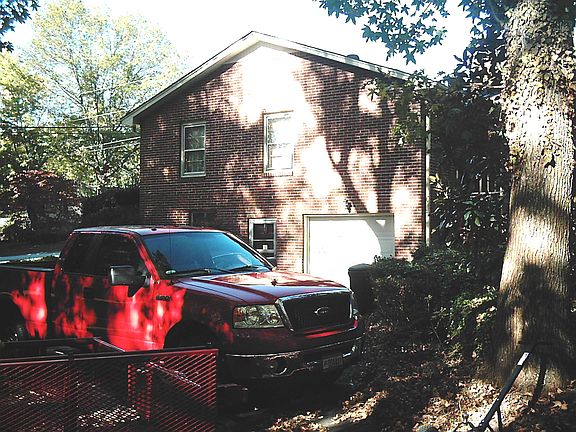 5th image of 107 Longwood Dr