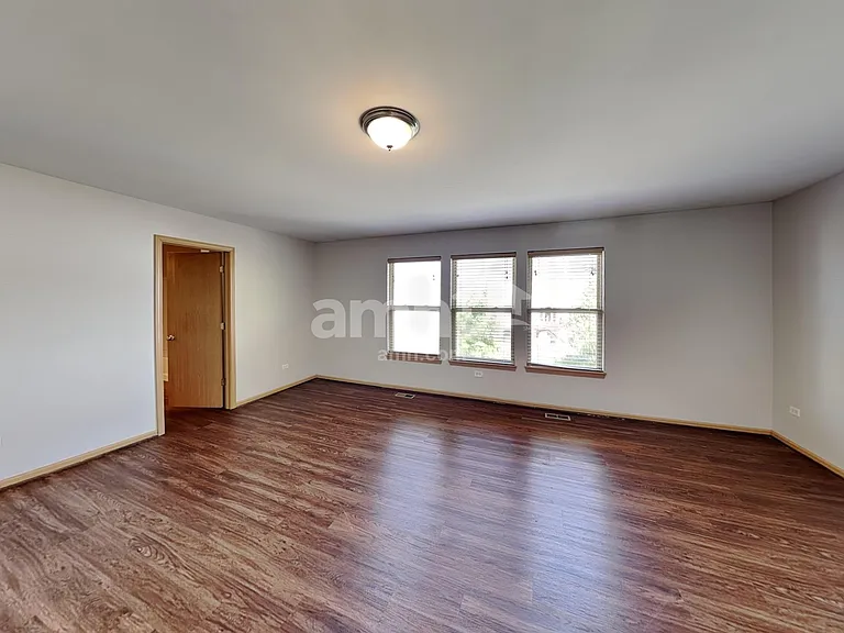 3226 Kenilworth Ln — Photo 10
