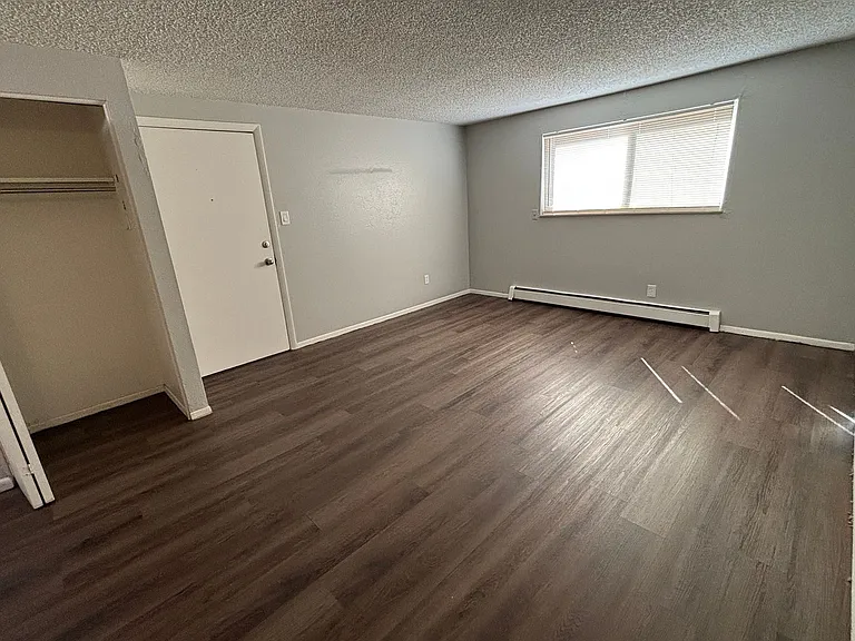 2890 Montebello Dr W — Photo 2