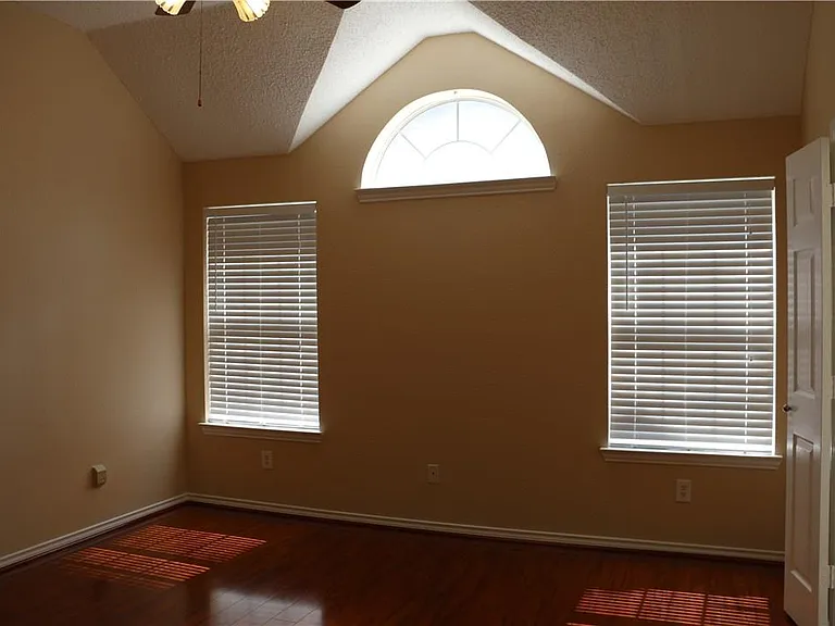 4428 Buchanan Dr — Photo 16