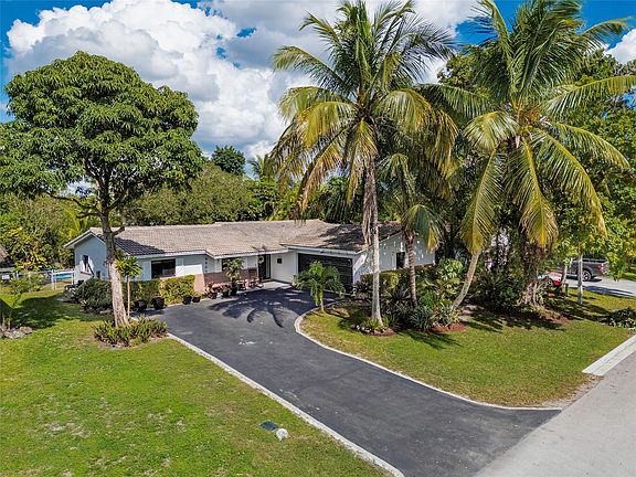 2nd image of 7509 NW 40th Place