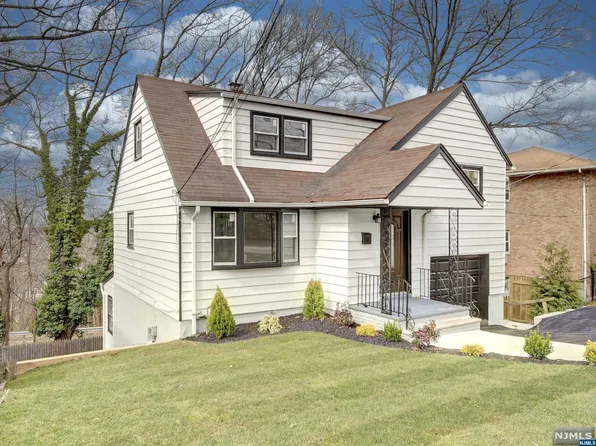 400 Northwood Way, Palisades Park, NJ 07650