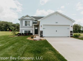 56486 Tamarac Ln, Three Rivers, MI 49093