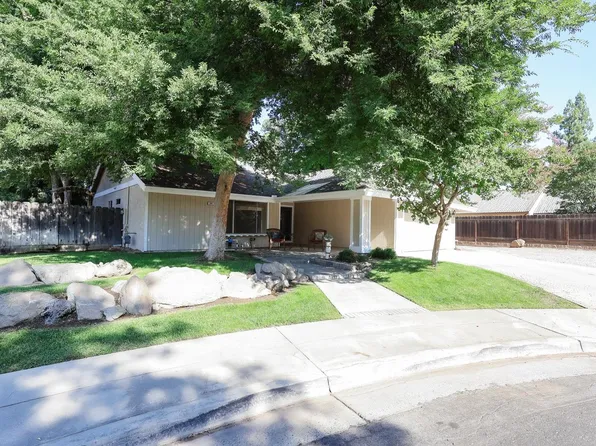 304 Ezie Ave, Clovis, CA 93611