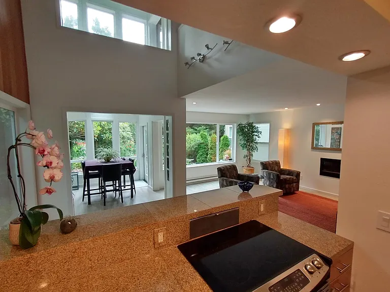 1256 SW Meadow Ln — Photo 14