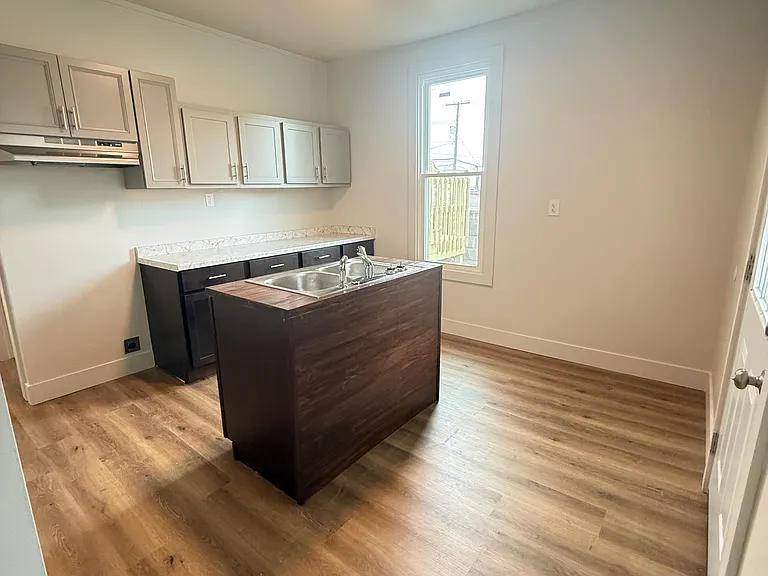 1024 W Muskingum Ave — Photo 1