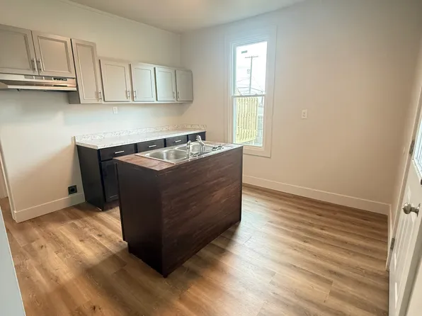 1024 W Muskingum Ave, Zanesville, OH 43701