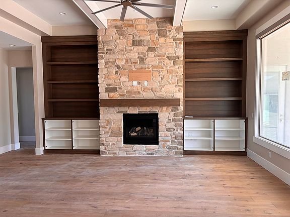 2nd image of 536 E Homeside Rd