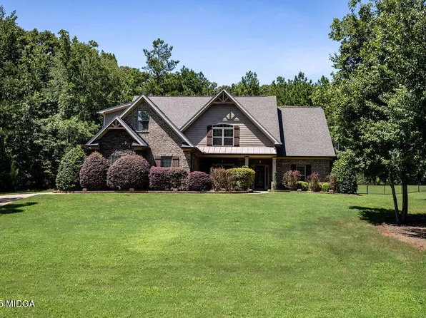 116 Crescent Dr, Forsyth, GA 31029