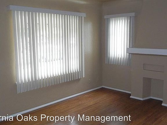 4th image of 484 S San Clemente St
