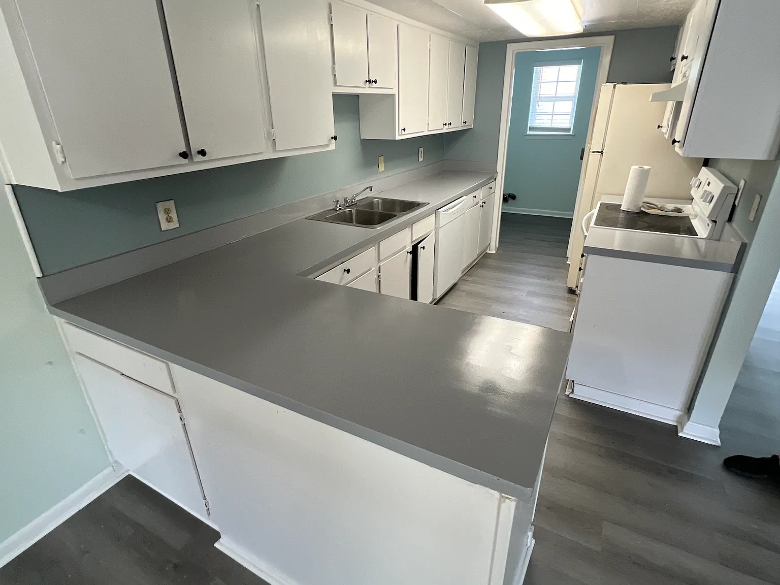 1107 Caliente Dr — Photo 4