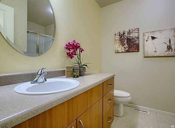 2nd image of 9609 182nd Pl NE Unit 105