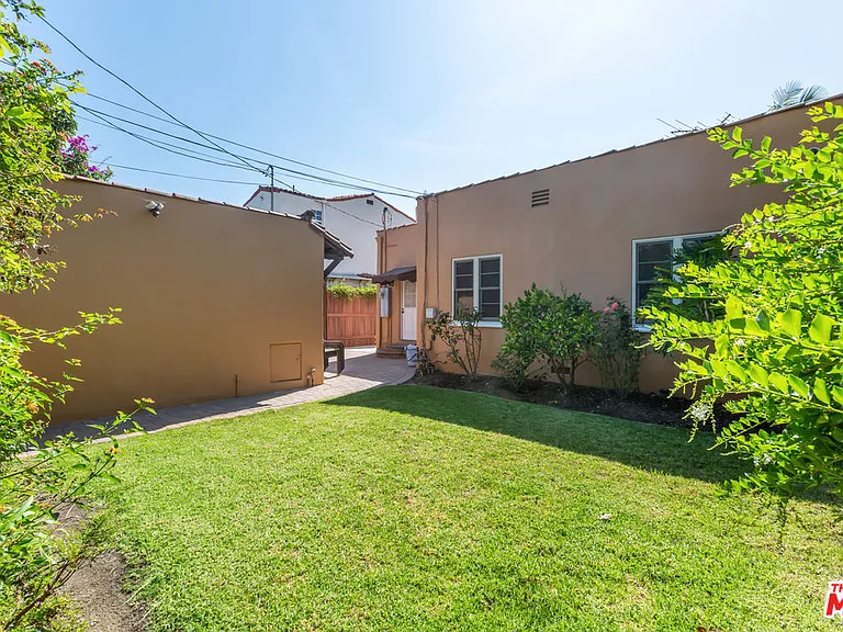 252 S Canon Dr — Photo 34