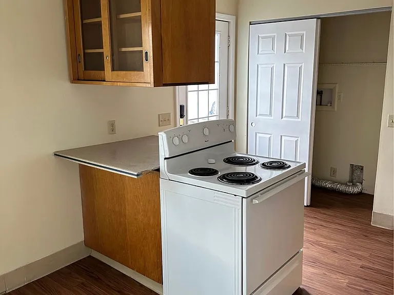 516 E Main St #1 — Photo 6
