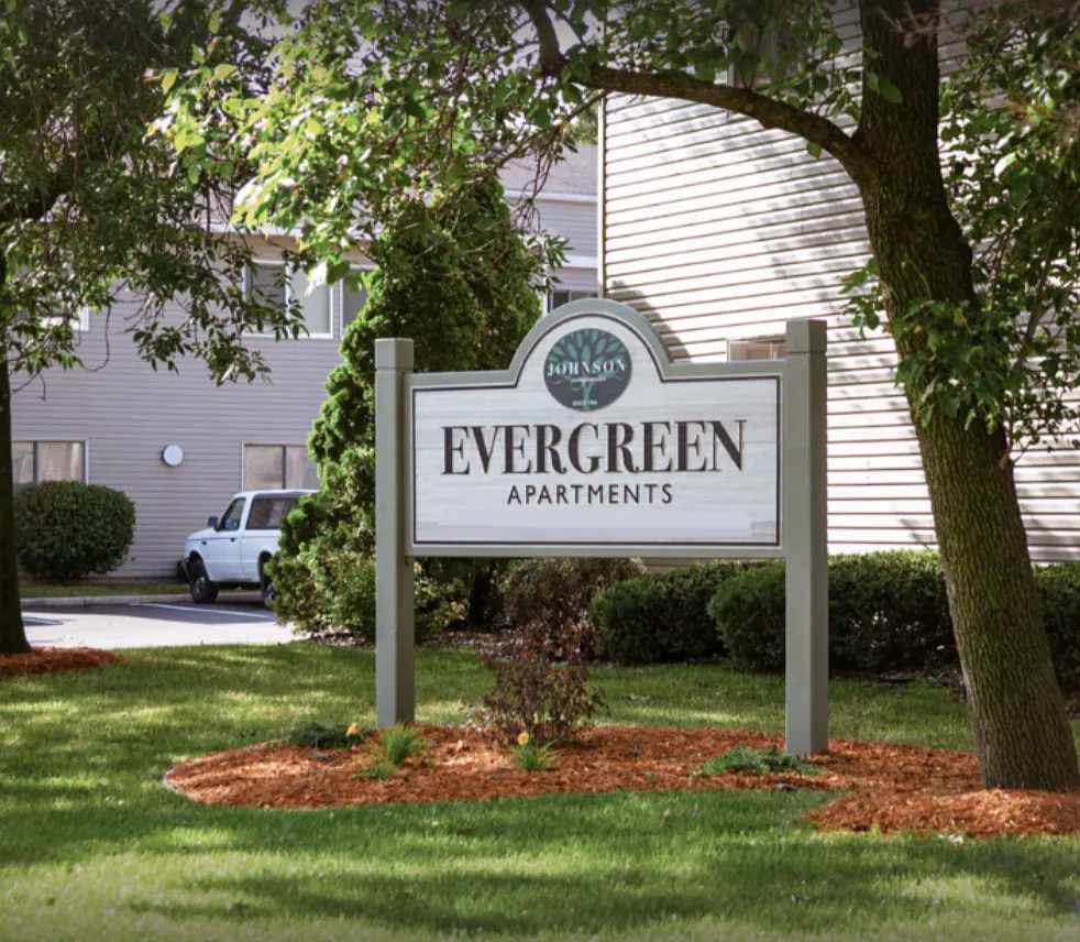 Evergreen Apartments — Photo 1