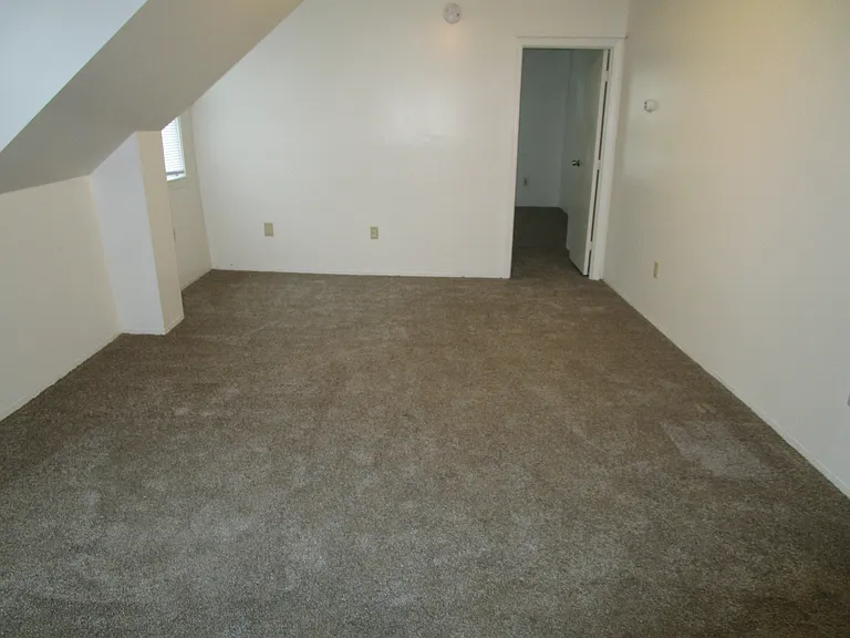 32 Bridge St #3A — Photo 1