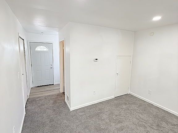 4th image of 15458 Dupage