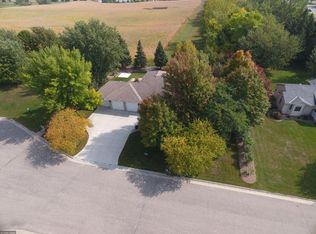 1601 College Park Cir NW, Willmar, MN 56201