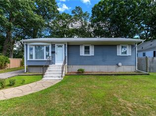 44 Palace Ave, Warwick, RI 02886