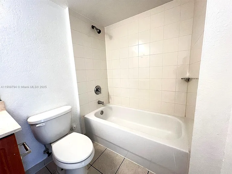 13820 NE 3rd Ct #109 — Photo 1