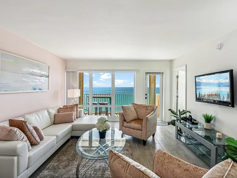 750 N Ocean Blvd #1507 — Photo 13