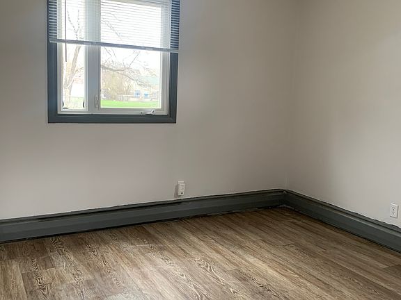3rd image of 5820 2 1/2 St NE APT 4