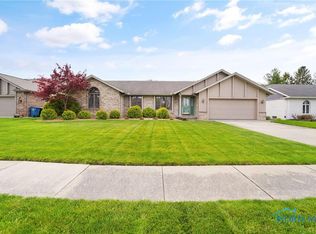 4128 Lyn Dr, Oregon, OH 43616