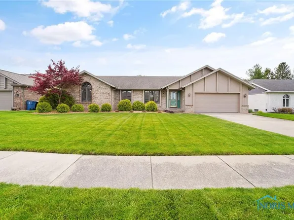 4128 Lyn Dr, Oregon, OH 43616