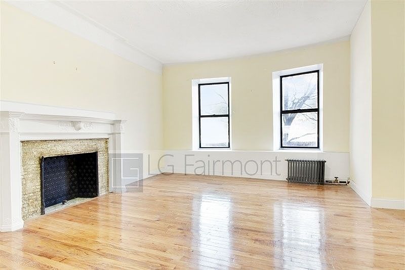 1st image of 1858 7th Ave APT 3A