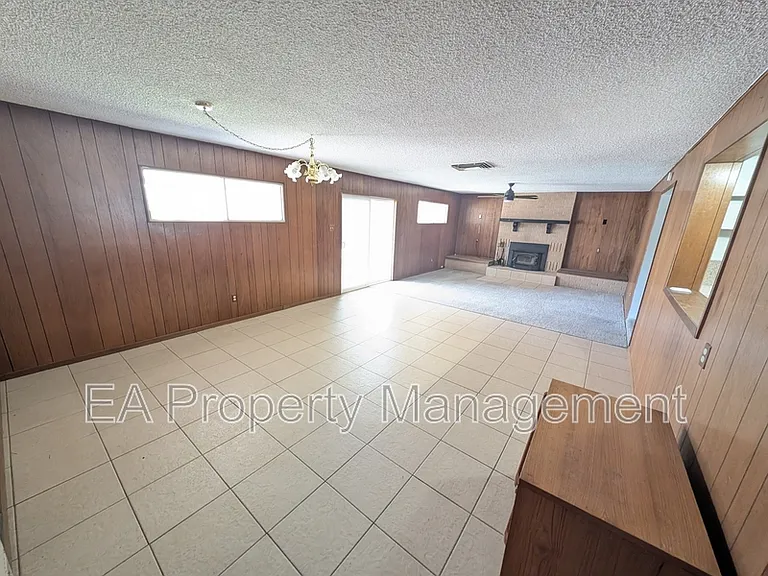 3204 La Veta Dr NE — Photo 9