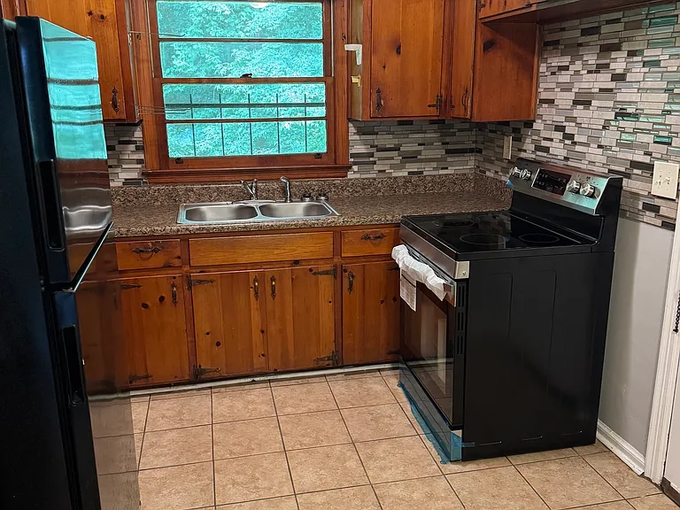 2164 Pemberton Rd SW — Photo 5