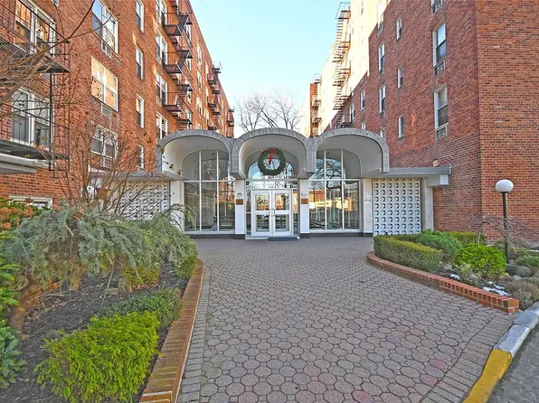 54-40 Little Neck Pkwy #4-O, Queens, NY 11362