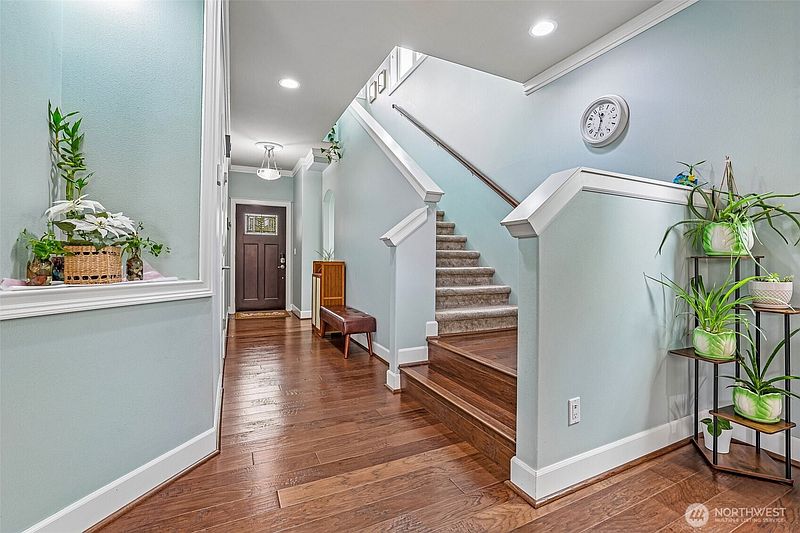 3rd image of 10015 1st Street NE