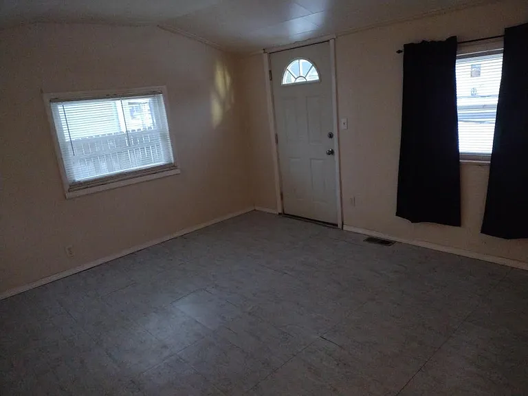 5822 Curson Dr — Photo 4